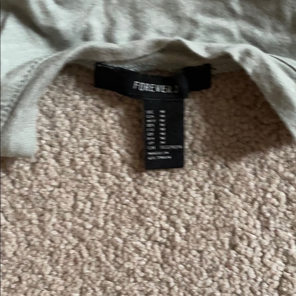 Olive green crop top - Picture 3 of 4